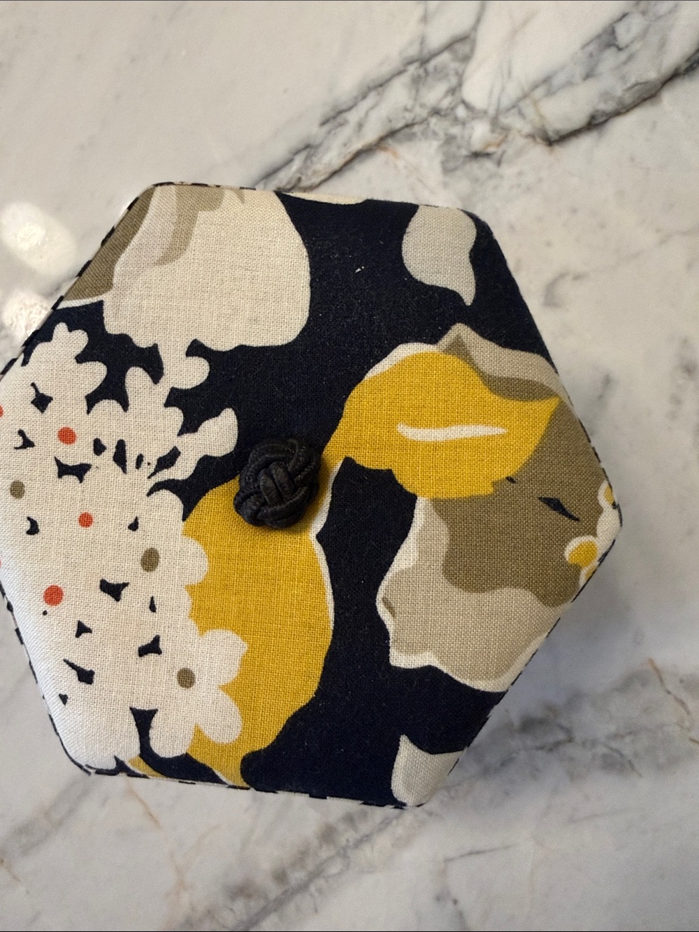 Vera Bradley jewelry case in Dogwood